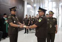 Kajari Paluta Junaidi lantik Sofyan Agung Maulana sebagai Kasi Datun