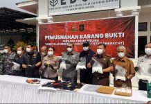 Jelang Hari Kejaksaan RI Ke 80 Tahun, Kejaksaan Karimun Gelar Pemusnahan Barang Bukti.